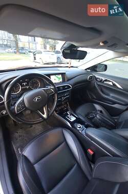 Внедорожник / Кроссовер Infiniti QX30 2017 в 