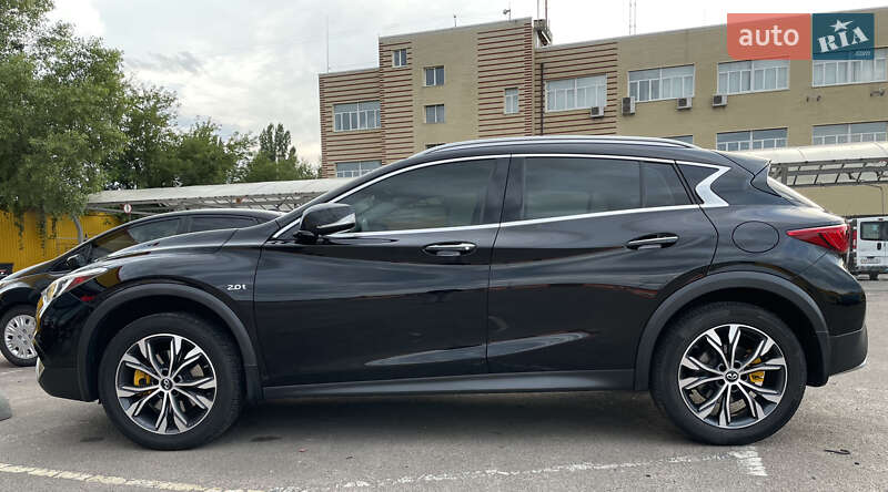 Внедорожник / Кроссовер Infiniti QX30 2016 в Красилове