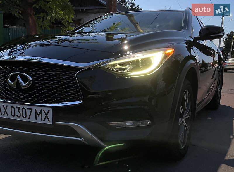 Внедорожник / Кроссовер Infiniti QX30 2016 в Красилове