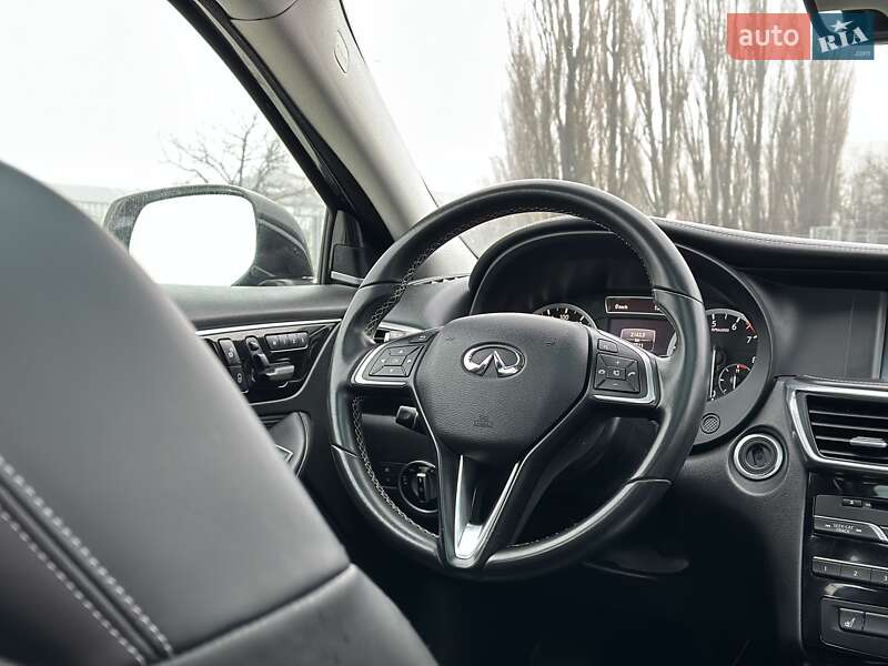 Внедорожник / Кроссовер Infiniti QX30 2017 в Киеве