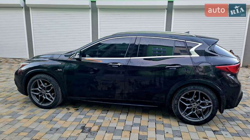 Позашляховик / Кросовер Infiniti QX30 2016 в Чернівцях фото 4 Позашляховик / Кросовер Infiniti QX30 2016 в Чернівцях