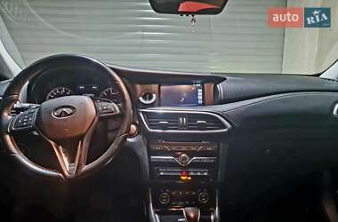 Внедорожник / Кроссовер Infiniti QX30 2016 в 