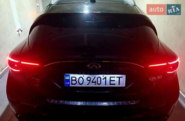 Внедорожник / Кроссовер Infiniti QX30 2016 в 