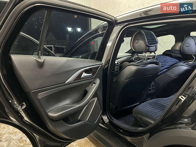 Позашляховик / Кросовер Infiniti QX30 2017 в Могилів-Подільському