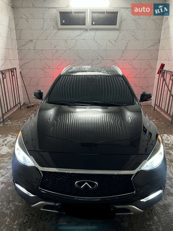 Позашляховик / Кросовер Infiniti QX30 2017 в Могилів-Подільському