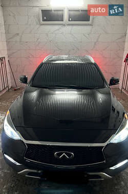 Внедорожник / Кроссовер Infiniti QX30 2017 в 