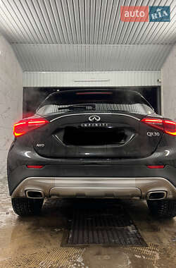Внедорожник / Кроссовер Infiniti QX30 2017 в 