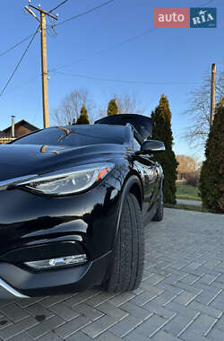 Внедорожник / Кроссовер Infiniti QX30 2017 в 