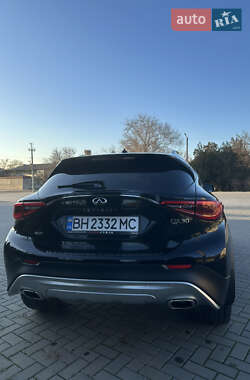 Внедорожник / Кроссовер Infiniti QX30 2017 в 
