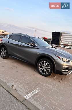 Infiniti QX30 2016