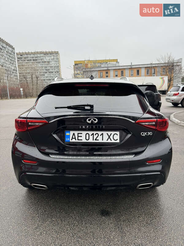 Внедорожник / Кроссовер Infiniti QX30 2016 в Днепре