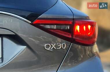 Внедорожник / Кроссовер Infiniti QX30 2016 в 