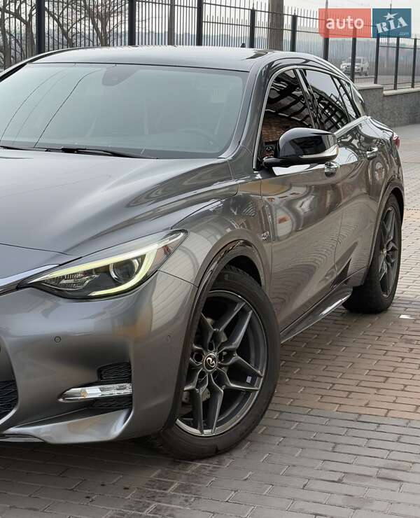 Позашляховик / Кросовер Infiniti QX30 2016 в Білій Церкві