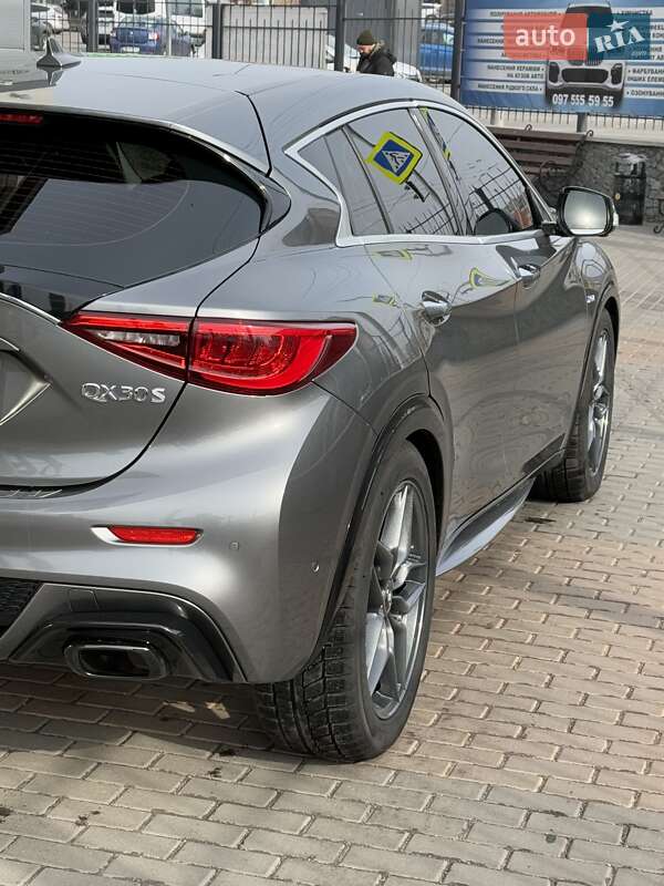 Позашляховик / Кросовер Infiniti QX30 2016 в Білій Церкві