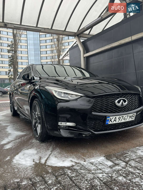 Позашляховик / Кросовер Infiniti QX30 2016 в Києві