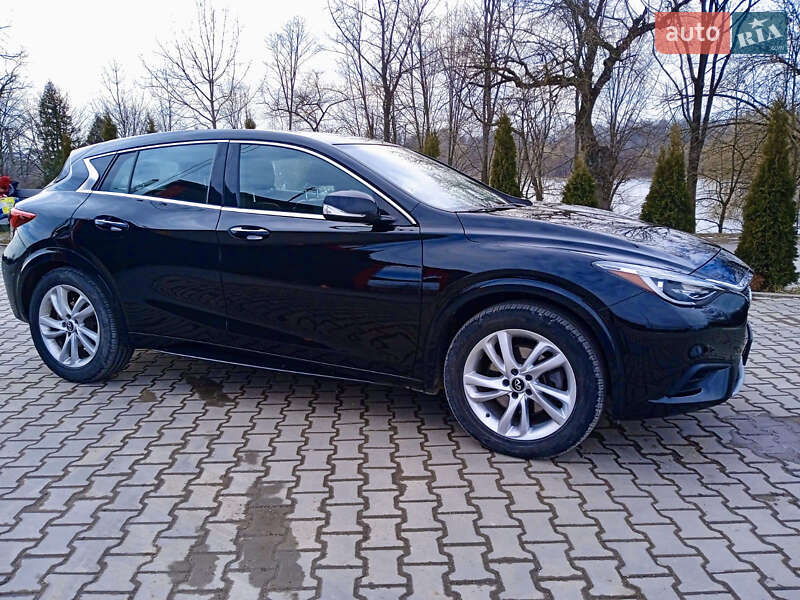 Внедорожник / Кроссовер Infiniti QX30 2017 в Ивано-Франковске