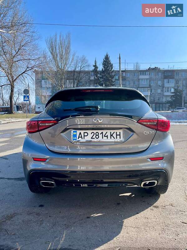 Позашляховик / Кросовер Infiniti QX30 2017 в Дніпрі