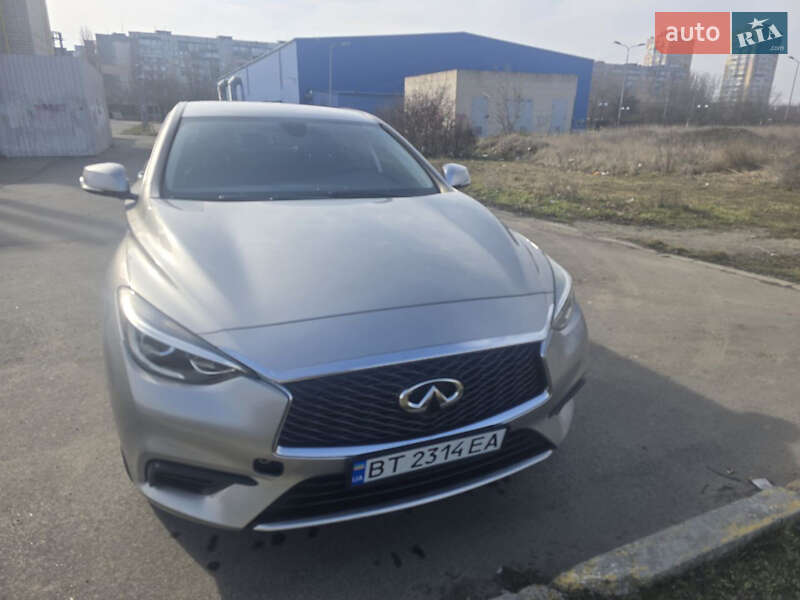 Внедорожник / Кроссовер Infiniti QX30 2016 в Херсоне