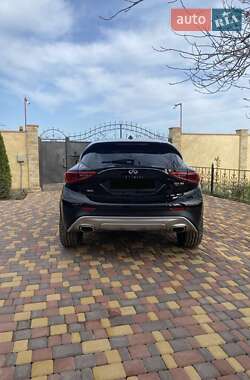 Внедорожник / Кроссовер Infiniti QX30 2016 в 