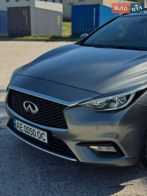 Внедорожник / Кроссовер Infiniti QX30 2016 в Днепре