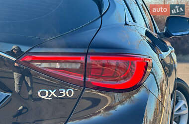 Внедорожник / Кроссовер Infiniti QX30 2017 в 
