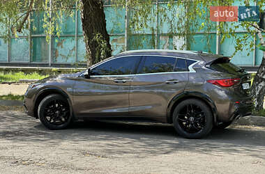 Внедорожник / Кроссовер Infiniti QX30 2017 в 