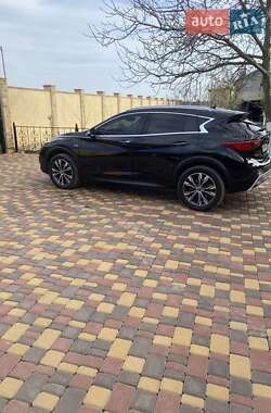 Внедорожник / Кроссовер Infiniti QX30 2016 в 