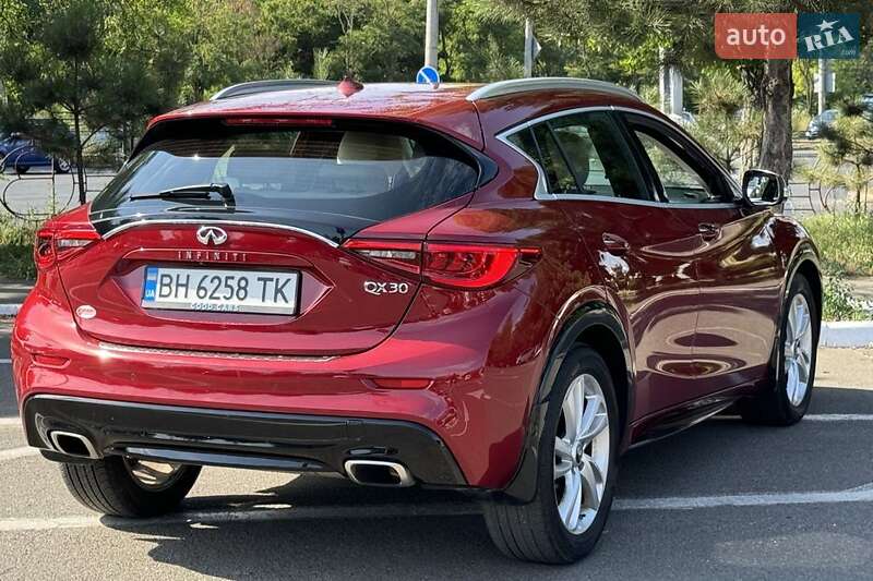Внедорожник / Кроссовер Infiniti QX30 2016 в Львове
