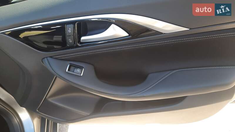 Позашляховик / Кросовер Infiniti QX30 2017 в Києві