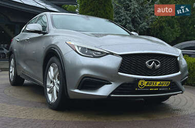 Позашляховик / Кросовер Infiniti QX30 2016 в Львові