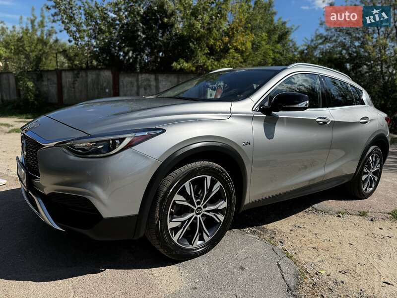 Внедорожник / Кроссовер Infiniti QX30 2016 в Киеве