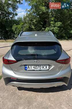 Позашляховик / Кросовер Infiniti QX30 2016 в 