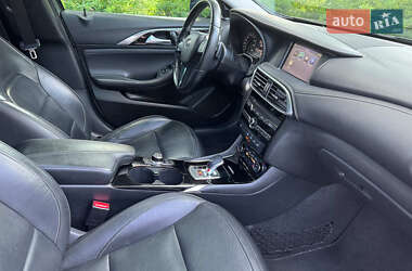 Внедорожник / Кроссовер Infiniti QX30 2017 в 