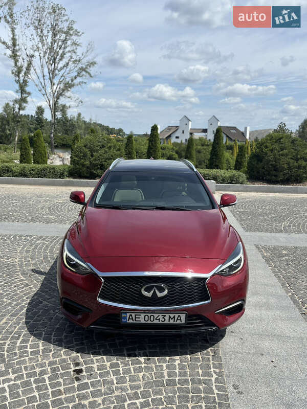 Внедорожник / Кроссовер Infiniti QX30 2018 в 
