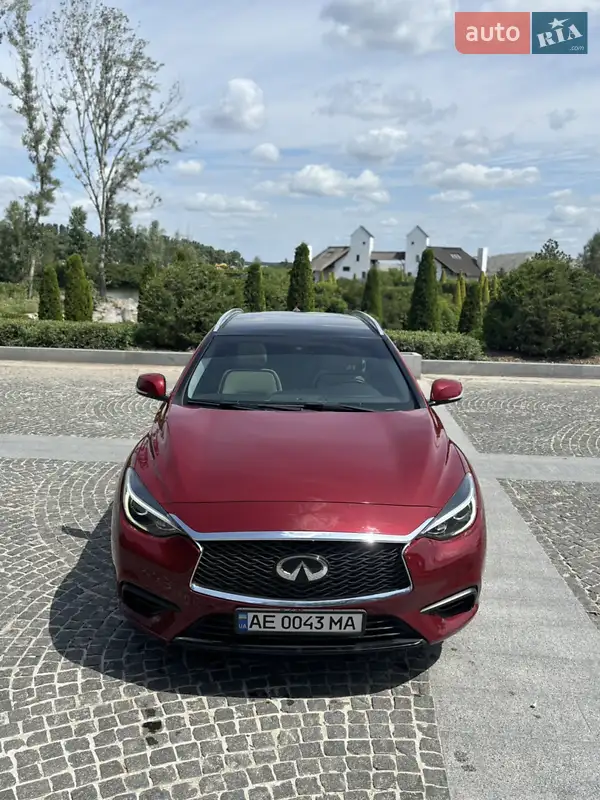 Infiniti QX30