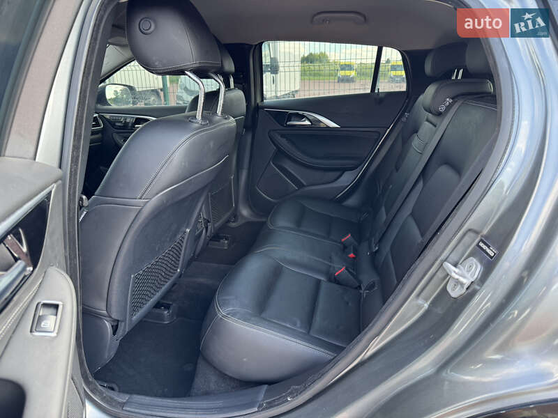 Внедорожник / Кроссовер Infiniti QX30 2016 в Ровно