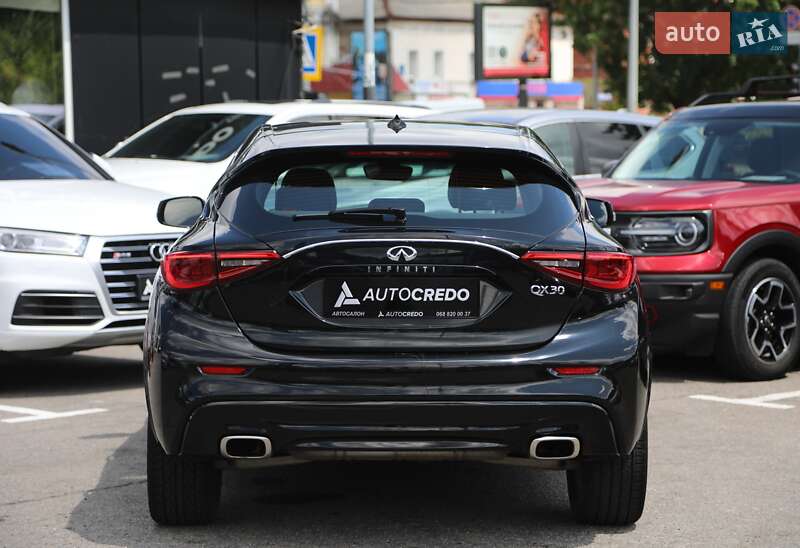 Позашляховик / Кросовер Infiniti QX30 2017 в Харкові