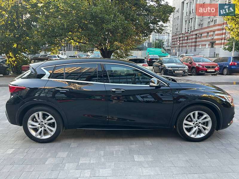 Внедорожник / Кроссовер Infiniti QX30 2017 в Днепре