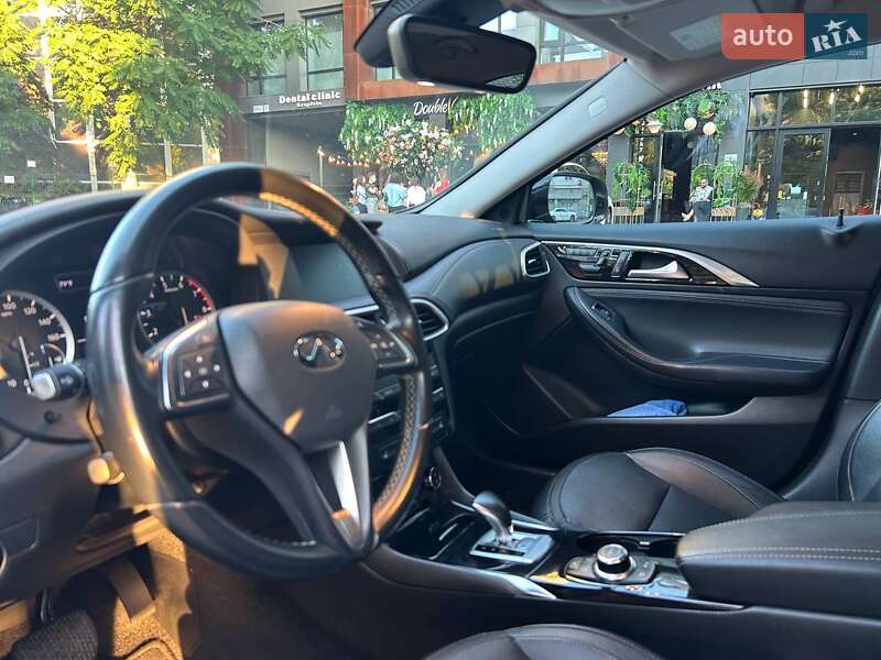 Внедорожник / Кроссовер Infiniti QX30 2017 в Днепре