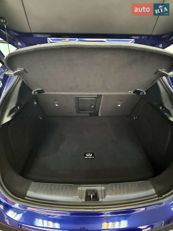 Внедорожник / Кроссовер Infiniti QX30 2016 в Харькове