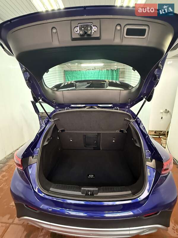 Внедорожник / Кроссовер Infiniti QX30 2016 в Харькове