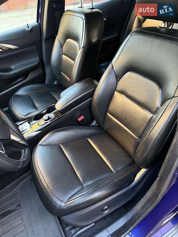 Внедорожник / Кроссовер Infiniti QX30 2016 в Харькове