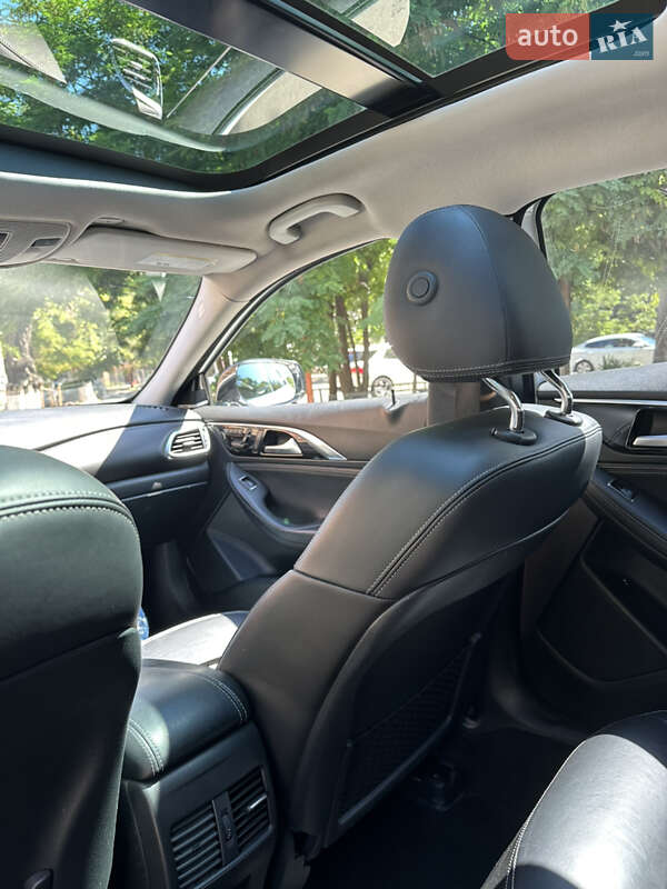 Внедорожник / Кроссовер Infiniti QX30 2016 в Одессе