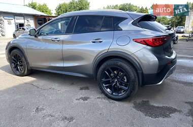 Внедорожник / Кроссовер Infiniti QX30 2016 в Львове