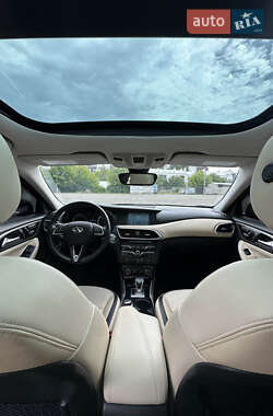 Внедорожник / Кроссовер Infiniti QX30 2018 в 