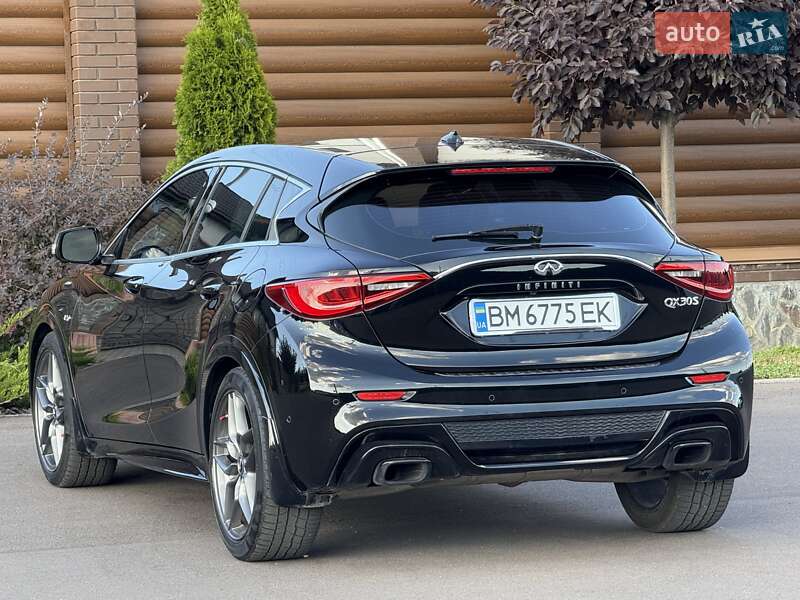 Внедорожник / Кроссовер Infiniti QX30 2016 в Киеве