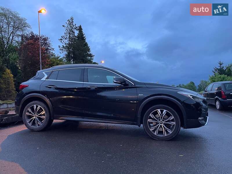 Внедорожник / Кроссовер Infiniti QX30 2016 в Одессе