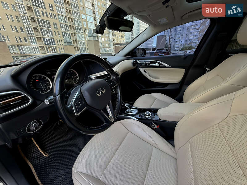 Внедорожник / Кроссовер Infiniti QX30 2016 в Харькове