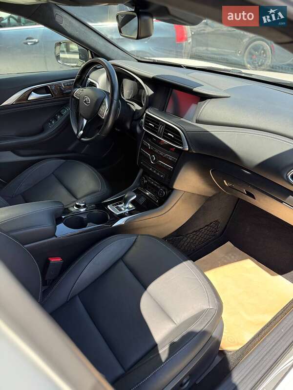 Позашляховик / Кросовер Infiniti QX30 2016 в Чернівцях фото 8 Позашляховик / Кросовер Infiniti QX30 2016 в Чернівцях