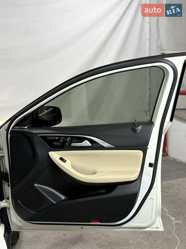 Позашляховик / Кросовер Infiniti QX30 2017 в Одесі